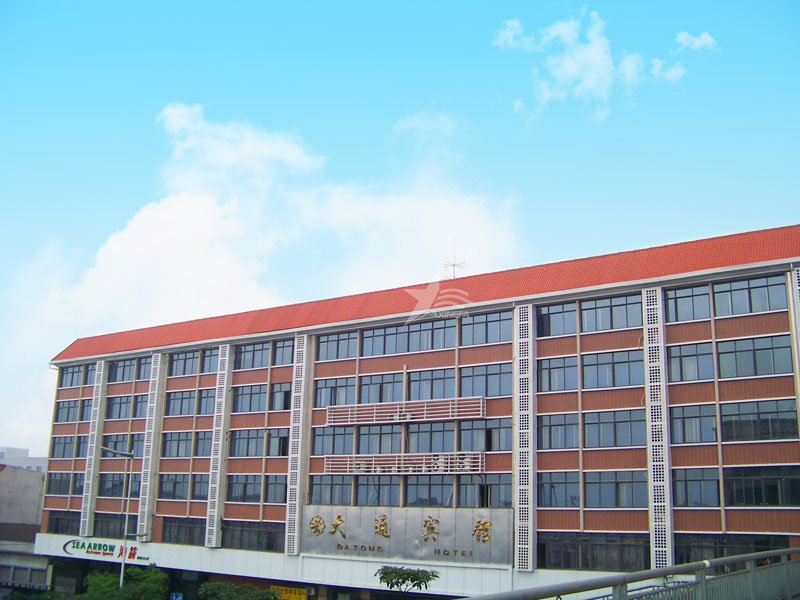 合成樹脂瓦：輕材質高性能，助力屋面建材市場持續(xù)發(fā)展